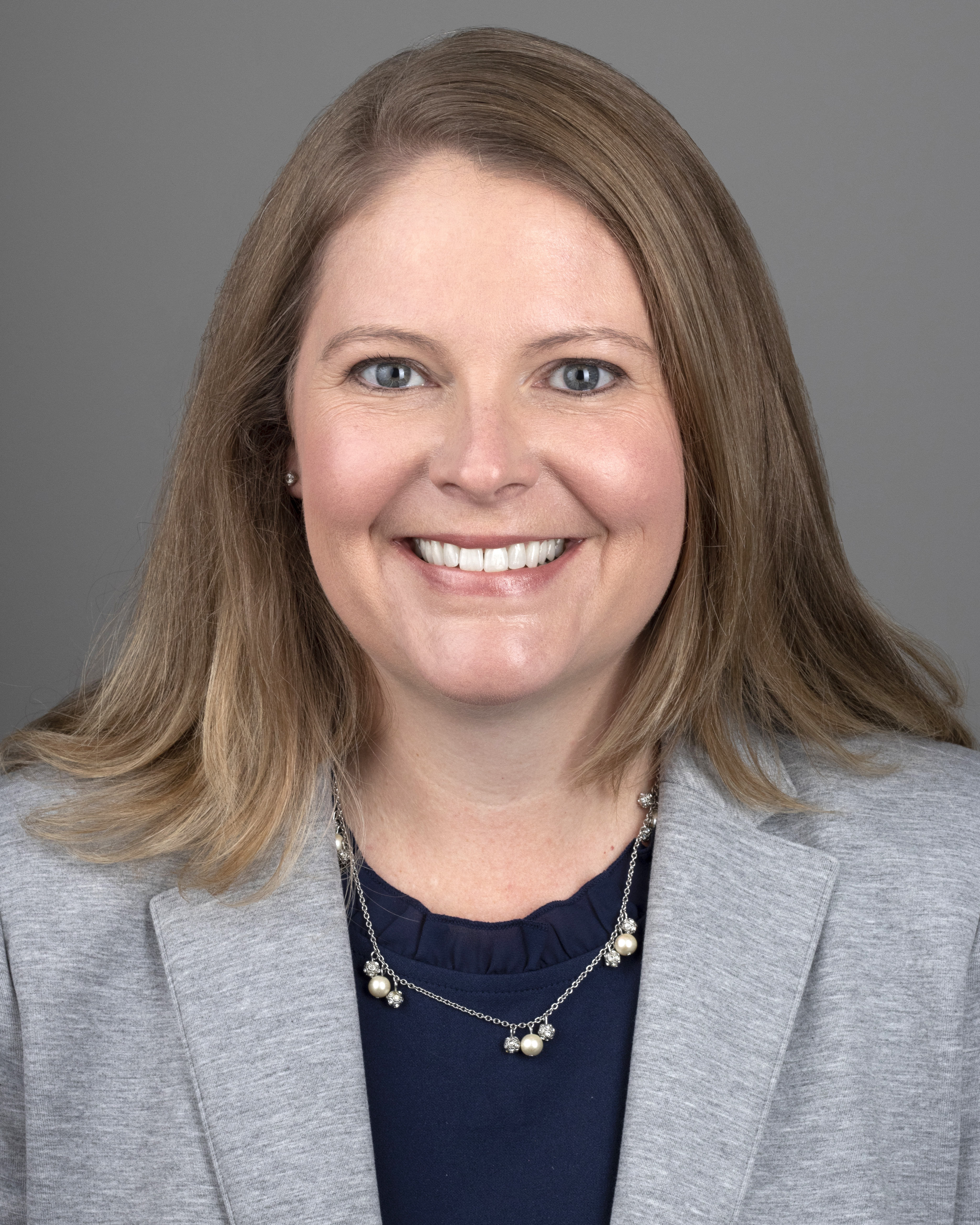 Carolyn Alonso headshot