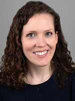 Sarah knapp headshot