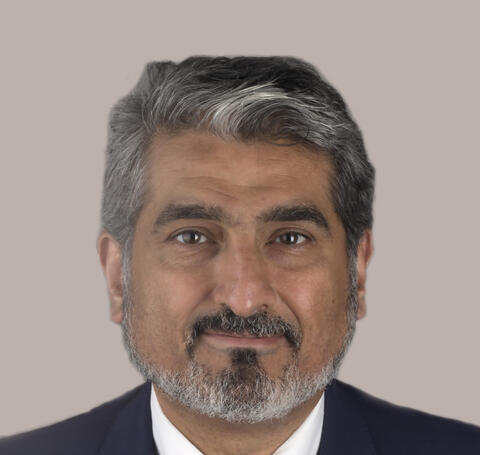 Ara Nazarian Headshot