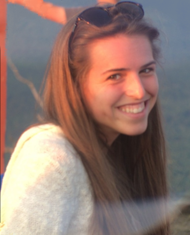 Photo of Caroline smiling