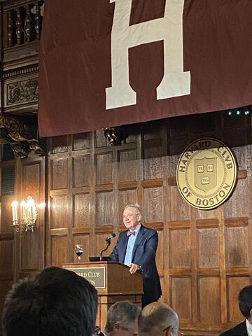 Mark Zeidel addresses the audience