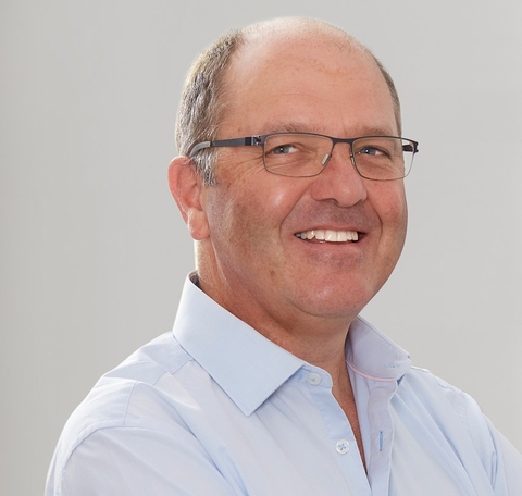 Hennie Botha Headshot