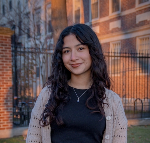 Melany Mendoza Headshot