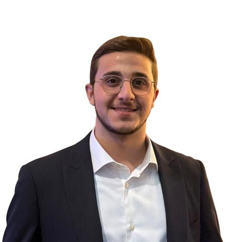 Headshot od Ali Hajj Ali