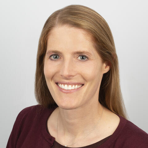 Shani Herzig headshot