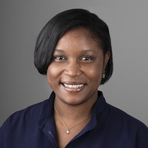 Ria Roberts headshot