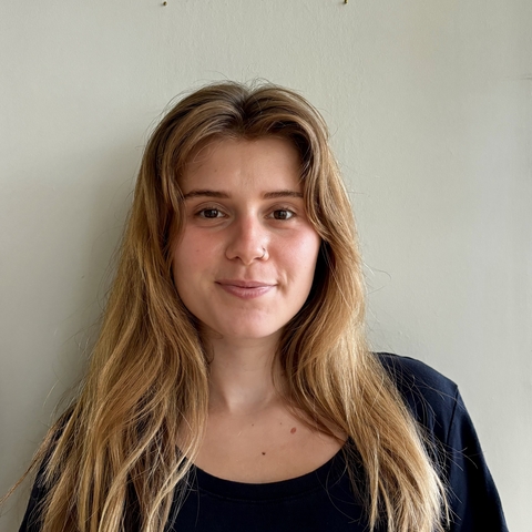 Leah Savage Headshot