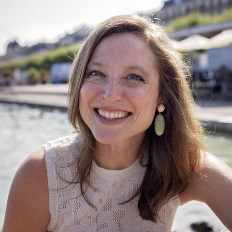 Rebecca Luckett Headshot
