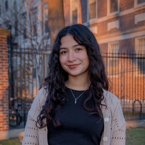Melany Mendoza Headshot