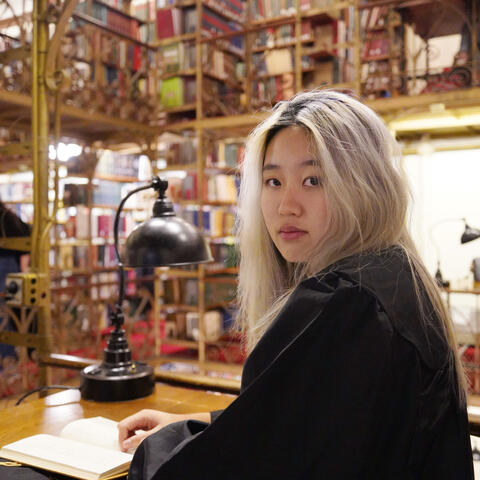 Shirley Chen Headshot