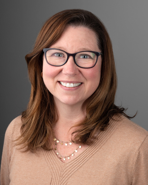 Lynn Valencia headshot